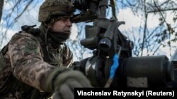 Ucraina s-a retras din orașul strategic Mariivka, dar nu abandonează lupta