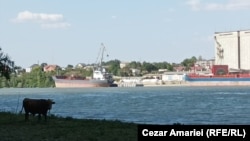  Плауру е единствено на 300 метра от украинското пристанище Измаил, което е честа цел на съветските бомби и дронове 