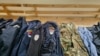 Uniforme srpske policije za koju ministar unutrašnjih poslova Kosova Dželjalj Svečlja kaže da su pronađene na severu, 1. jun 2024.