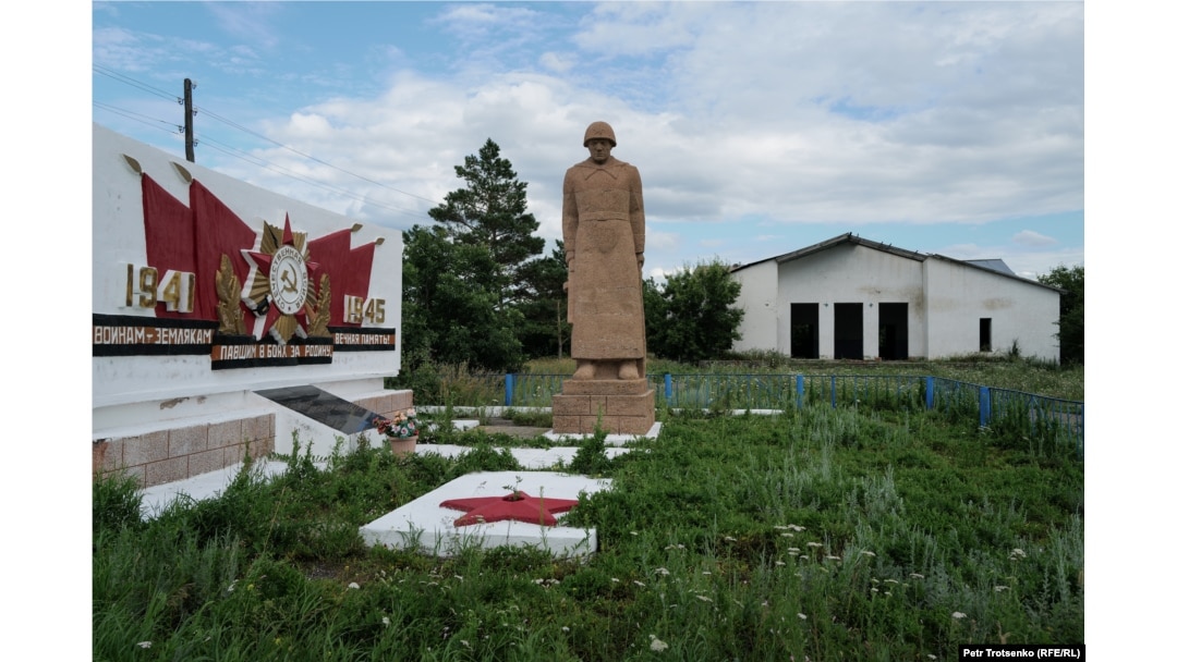 A Soviet monument to soldiers killed in World War II