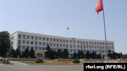 Ош шаарынын мэриясы. Оштун борбордук бөлүгү.