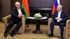 Аляксандар Лукашэнка і Ўладзімір Пуцін на перамовах у Сочы, архіўнае фота