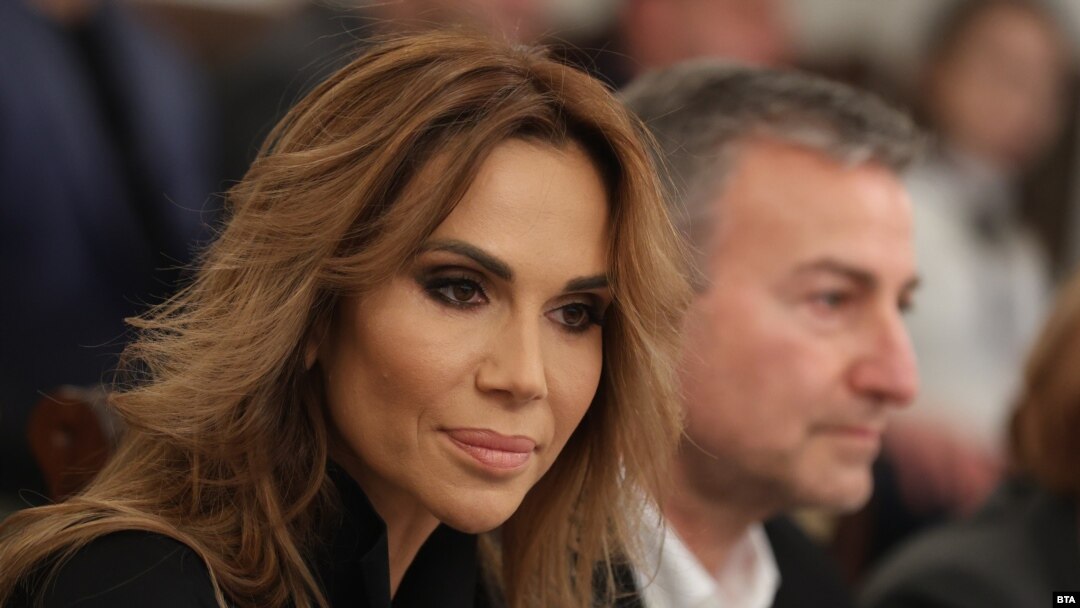 Ивайлa Бакалова и Веселин Денков по време на изслушването им в парламента в четвъртък.