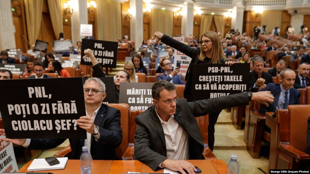 Guvernul condus de Marcel Ciolacu (PSD) și-a asumat marți răspunderea în plenul reunit pentru pachetul de măsuri fiscale adoptat în urmă cu o zi.
