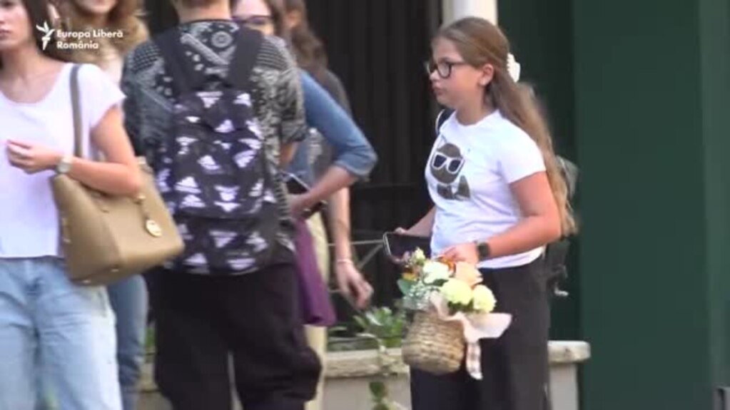 A început școala | Deschidere cu muzică rock la un colegiu din București. Ce cred elevii, părinții și profesorii despre testarea antidrog
