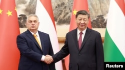 Președintele chinez Xi Jinping l-a primit pe Orbán la Beijing pe 8 iulie 2024.