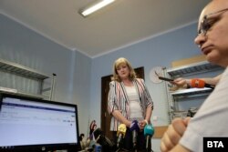  Случайното систематизиране на преписката беше осъществено в наличието на Лада Паунова, зам.-председател на Върховен касационен съд, и на публицисти 