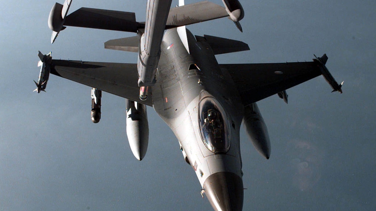 Норвегія розгляне навчання українських пілотів на винищувачах F-16 – міністр оборони