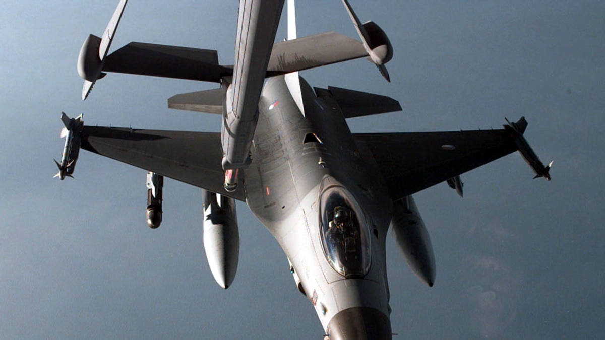 У ЗСУ розповіли, чи можуть F-16 підвищити ефективність використання ракет HARM