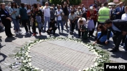 102 ruže za 102 ubijena djeteta Prijedora.
