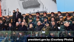 Аляксандар Лукашэнка на парадзе ў Маскве 9 траўня 2024 