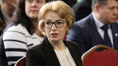 Областната управителка Вяра Тодева върна в четвъртък решенията на Столичния
