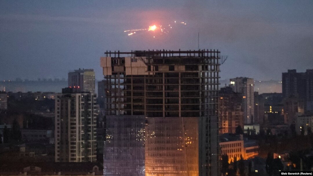 Киевдин үстүнөн ракетанын мизи кайтарылган учур. 21-сентябрдын таңы. 