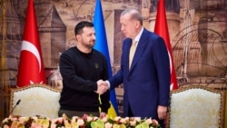 Ukrainian President Volodymyr Zelenskyy (left) and Turkey's Recep Tayyip Erdogan in Ankara in March 2024.