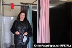 Таліна Жарікова в відремонтованій душовій