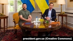 Ukrainian President Volodymyr Zelenskiy (left) and Swedish Prime Minister Ulf Kristersson meet in Sweden in August 2023.