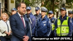 Вътрешният министър в оставка Калин Стоянов по време на откриването на възстановеното Районно управление на МВР в Белене, 2 април 2024 г.