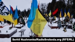 Ілюстраційне фото. Могили українських військових на Марсовому полі у Львові, 12 грудня 2022 року