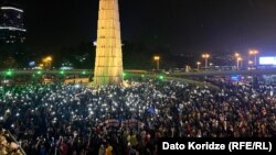 "აგენტების კანონის" საწინააღმდეგო აქცია გმირთა მოედანზე. 3 მაისი, 2024 წელი