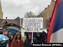 Антивоєнний марш у Новому Саді, Сербія, на честь річниці російського вторгнення в Україну