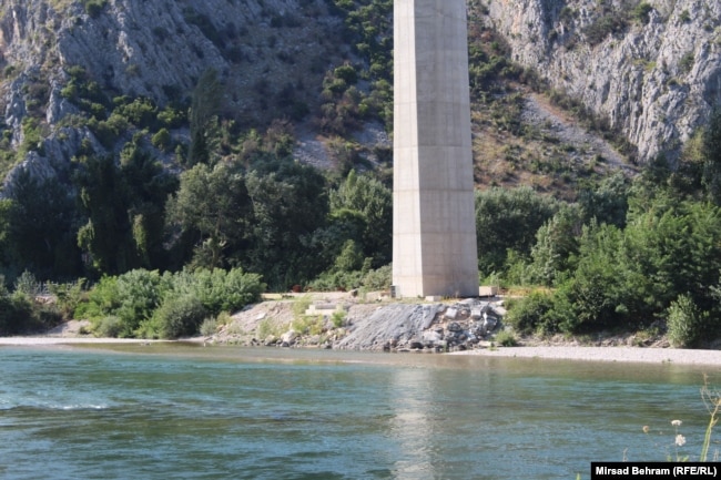 Neretva i dio mosta Počitelj, august 2023.