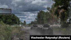 საილუსტრაციო ფოტო არქივიდან. უკრაინული ტანკები რუსეთის კურსკის ოლქის სასაზღვრო-გამშვებ პუნქტთან. 2024 წლის 13 აგვისტო 