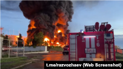 Един от резервоарите за гориво, които горяха край Севестопол