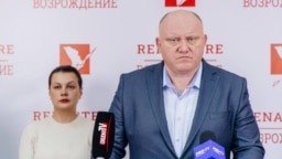 Vasile Bolea spune că a început să se intereseze de politică după protestele din 2009. În prezent face parte din Partidul Renaștere, după ce a fost la PCRM și PSRM
