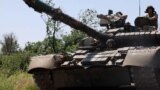 Ukrainian Troops Grind Forward Near Bakhmut Thanks To Captured Russian Tanks GRAB