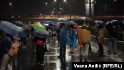 Demonstranti na mostu "Gazela" na protestu "Srbija protiv nasilja", 5.8.2023. 