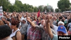 Armenia - Opposition supporters rally in Yerevan, September 2, 2023.