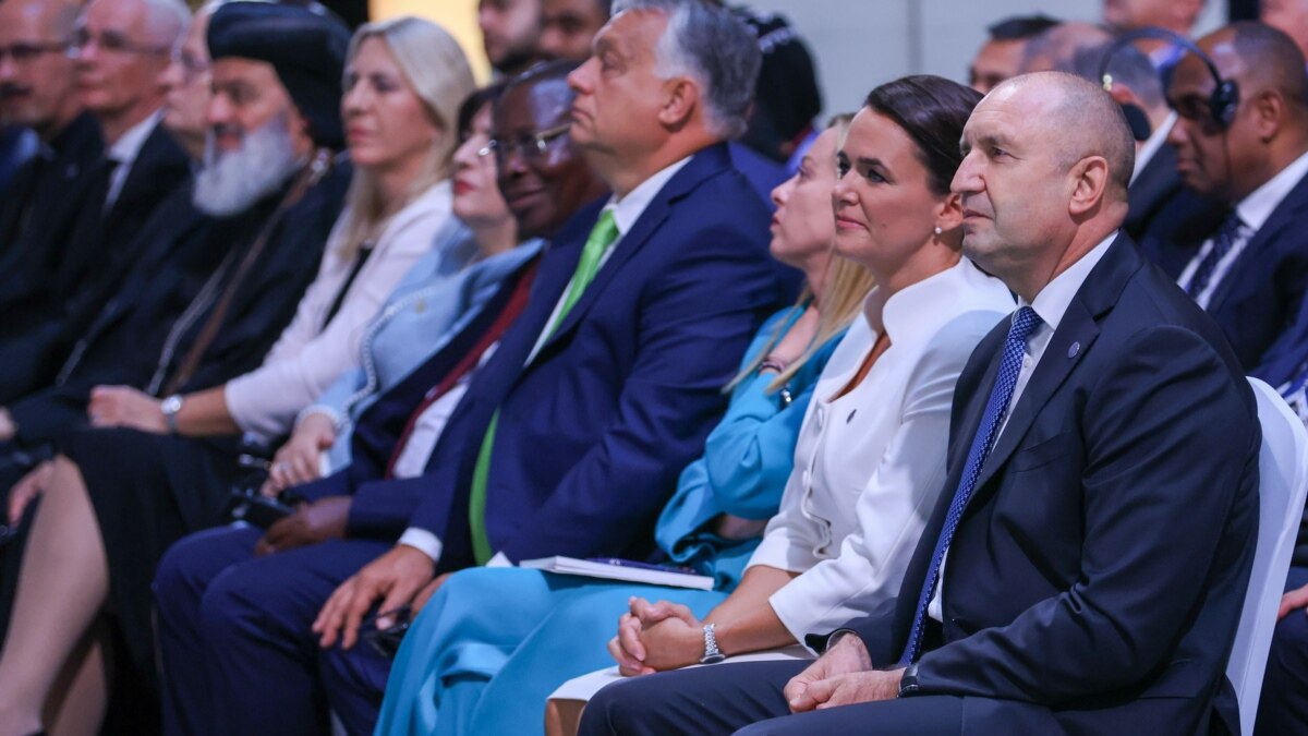 Тема на форума е защитата на семейството, а участници са