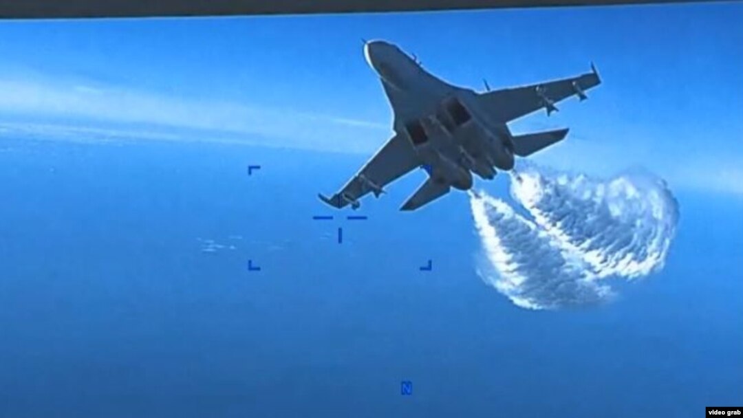 Statele Unite au publicat o înregistrare cu interceptarea dronei sale de către două avioane de vânătoare rusești, în urma căreia aeronava fără pilot s-a prăbușit în Marea Neagră.