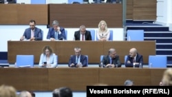 Бугарски парламент, гласање на недоверба на влада