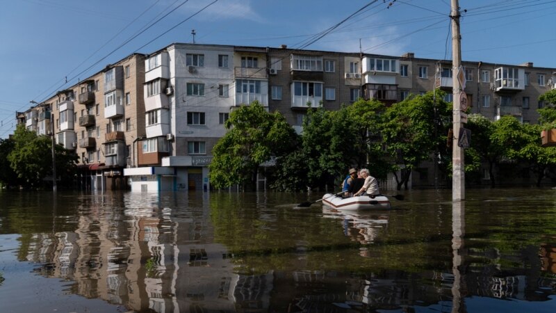 Skoro 6.000 ljudi evakuisano zbog pucanja brane na  Dnjepru   