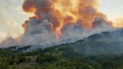 Шейсет пожара горят в България съобщи във вторник главен комисар