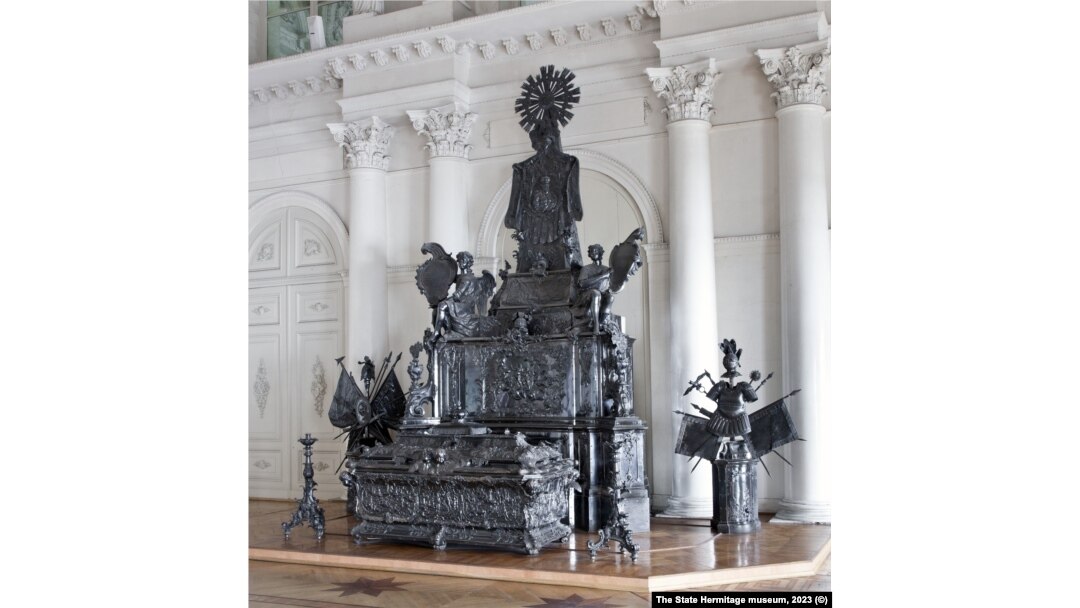 The silver memorial to St. Aleksandr Nevsky
