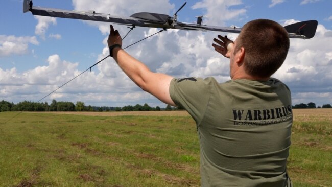 Producătorii ucraineni de UAV-uri, în cursa pentru „drone inteligente”