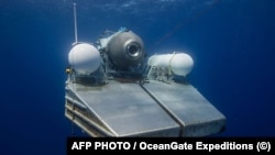 Podmornica Titan na podvodnoj lansirnoj rampi