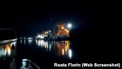 Fotografia arată bombardarea portului Reni, situat la câțiva kilometri de satele românești de la graniță.