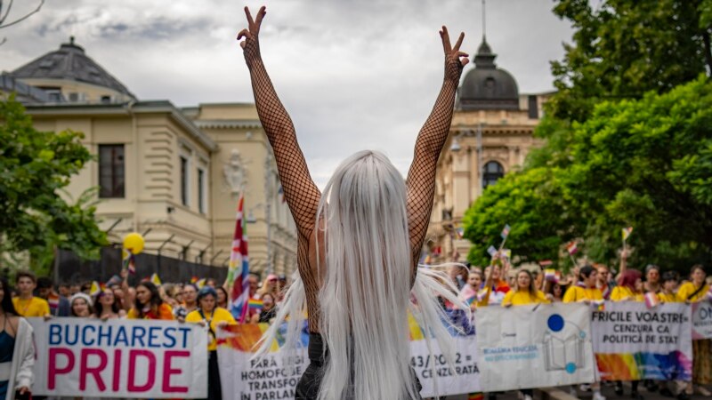 România recunoaște căsătorii de același sex „străine”, dar în scop foarte limitat