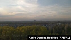 Вид на Кіровський район Донецька, червень 2023 року