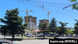 Строительство жилого комплекса в районе Куйбышевского кольца в Симферополе