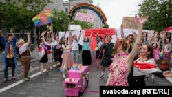 Архіўнае ілюстрацыйнае фота. Беларусы на маршы ЛГБТК-супольнасьці ў Вільні, 1 ліпеня 2023 