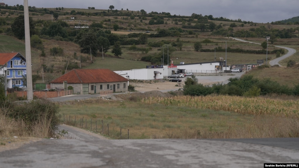 Kazinotë pranë vijës kufitare mes Kosovës dhe Serbisë. Shtator, 2023.