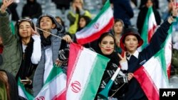 З 1979 року жінок пускали на стадіони в Ірані лише на окремі матчі, наприклад, на товариську гру з Росією у березні цього року