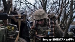 Боец Украинской добровольческой армии (УДА) на передовой вблизи Бахмута Донецкой области, 11 марта 2023 года