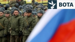 Ushtarë rusë të sapothirrur në ushtri mblidhen në një stacion grumbullimi në Tatarstan, në tetor 2022, pasi presidenti Vladimir Putin nënshkroi një dekret mobilizimi gjatë pushtimit të Ukrainës.