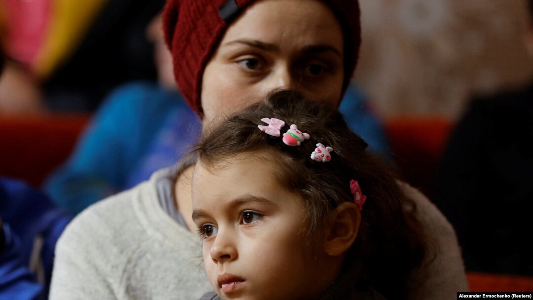 Orașul, centru al unei confruntări acerbe din regiunea Donbas, avea o populație estimată înainte de război de aproximativ 70.000 de oameni.