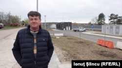 Primarul Aurel Enache, din Comana, spune că eliminarea termenelor limită pentru depunerea documentelor din proiecte nu stimulează primarii să accelereze ritmul investițiilor.